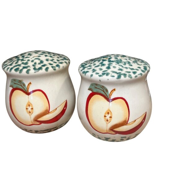 VINTAGE POTTERY GREEN SPONGE DESIGN ON TOP RED APPLE SALT AND PEPPER SHAKERS - Picture 1 of 12